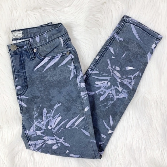 Free People Gray Purple Floral Pattern Skinny Jean - Picture 1 of 5